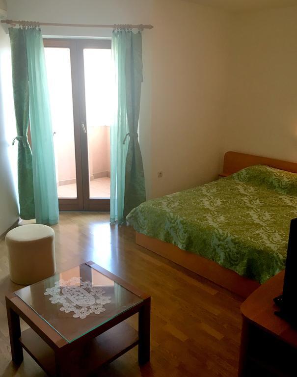 Apartman Frane Krk Town Exterior photo